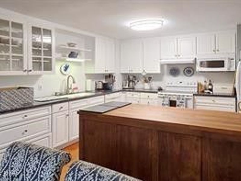 18975 Van Aken Boulevard, Unit 407, Shaker Heights, OH 44122 Photo 4