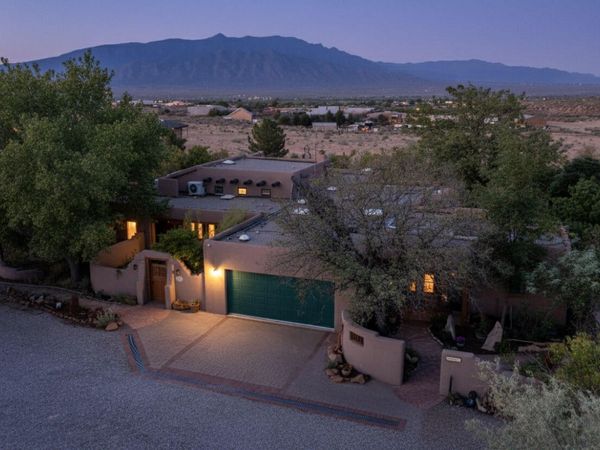 2000 MATE Court NE, Rio Rancho, NM 87144