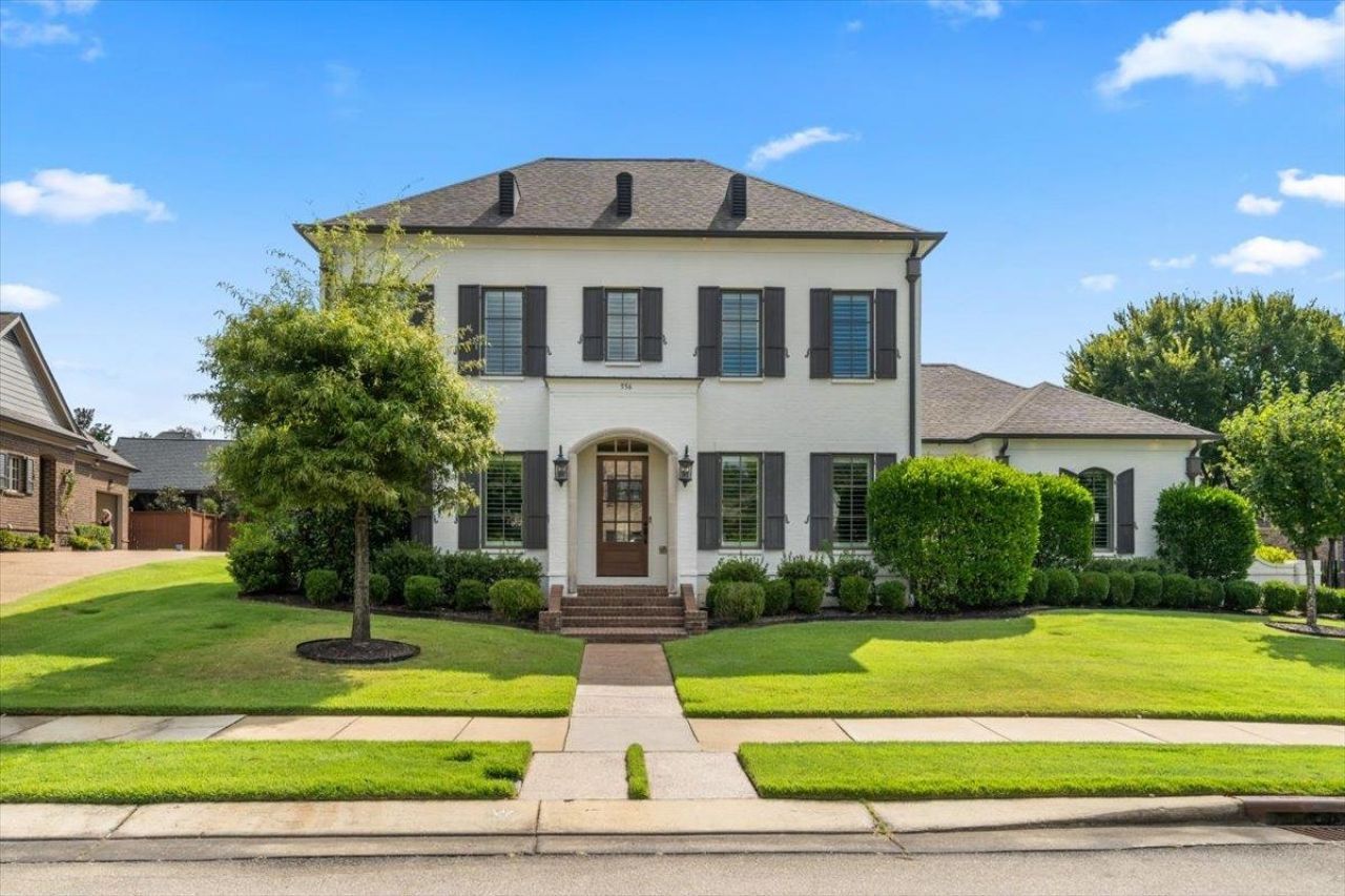 556 W Winding Wood Cir, Collierville, TN 38017 Main Photo