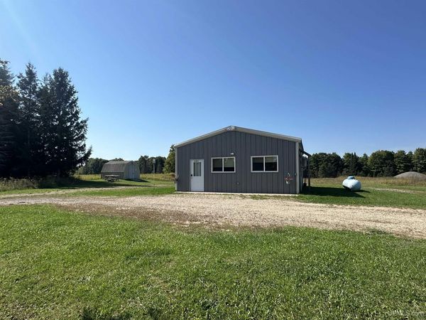 4765 M67 Road, Chatham, MI 49816