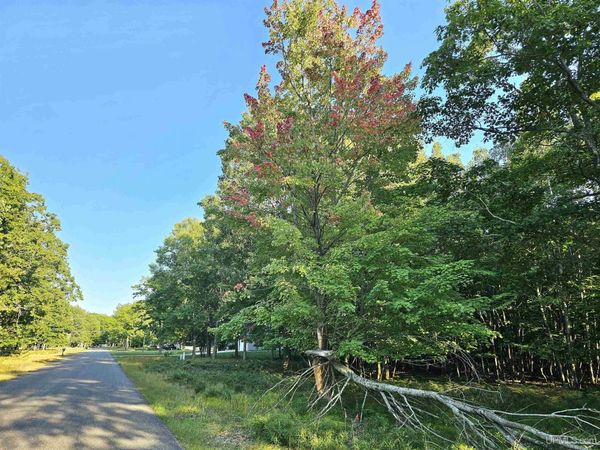 39 Royalton Drive, Gladstone, MI 49837
