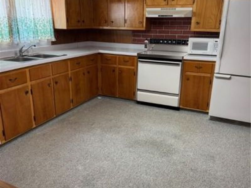 296 Diehl South Road, Warren, OH 44430 Photo 3