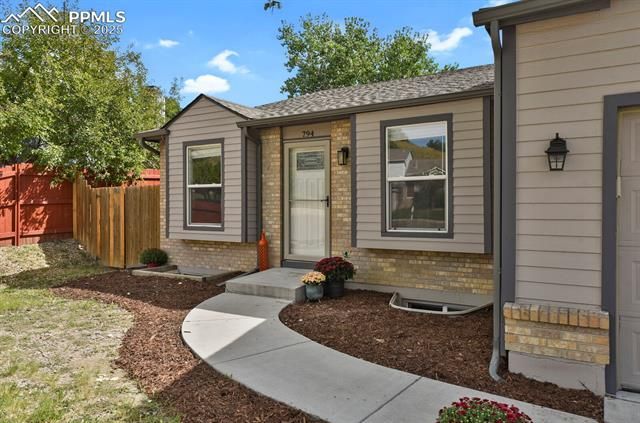 794 Crosstrail Drive, Colorado Springs, CO 80906 Main Photo