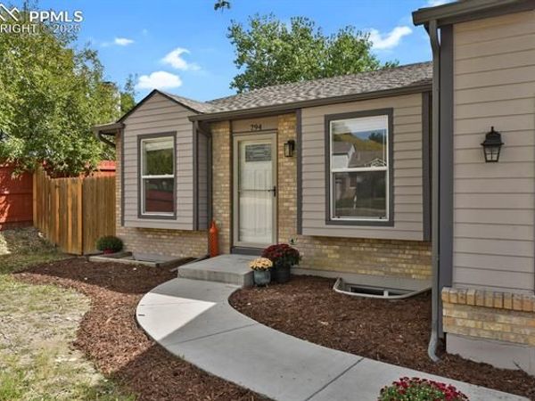 794 Crosstrail Drive, Colorado Springs, CO 80906