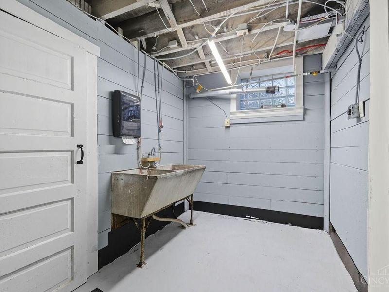 3346 Bonaparte Avenue, Cincinnati, OH 45207 Photo 35