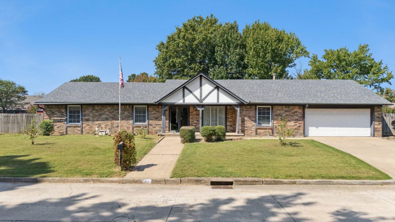 1411 N Choctaw Place, Claremore, OK 74017 Main Photo