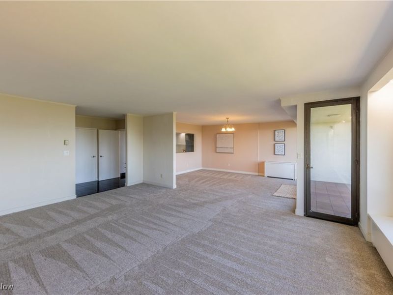 1 Bratenahl Place, Unit 1411, Bratenahl, OH 44108 Photo 14