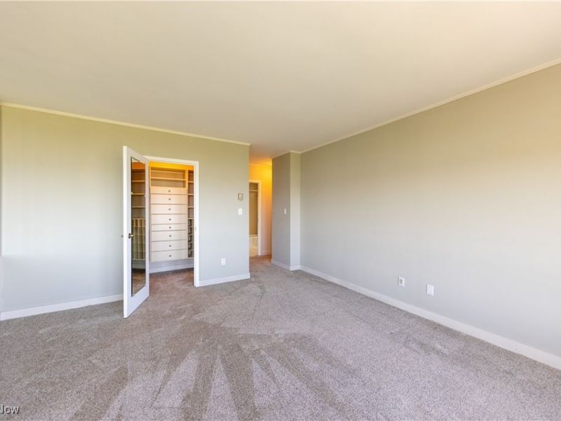 1 Bratenahl Place, Unit 1411, Bratenahl, OH 44108 Photo 26