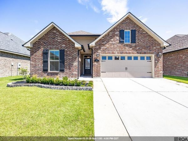 812 Beaumont Dr, Gonzales, LA 70737