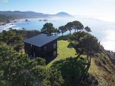 409 Jackson Street, Port Orford, OR 97465