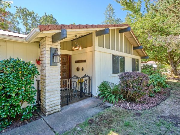 940 SW MAIN AVE, Mill City, OR 97360