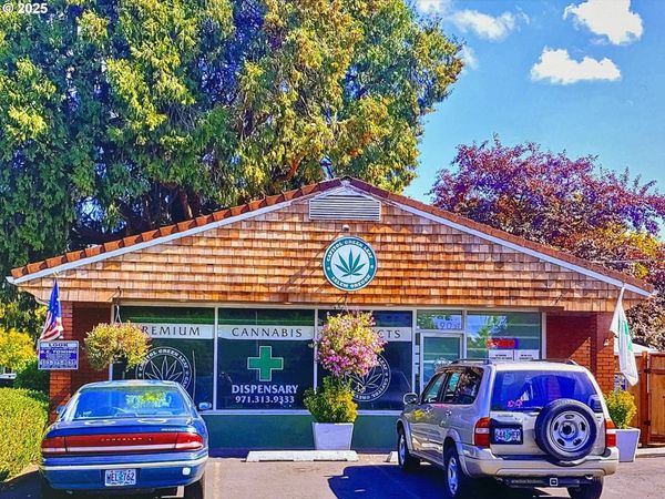 1890 NE Capitol ST, Salem, OR 97301