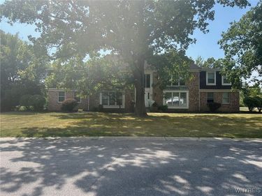 80 Carriage Drive, Unit 1, Orchard Park, NY 14127