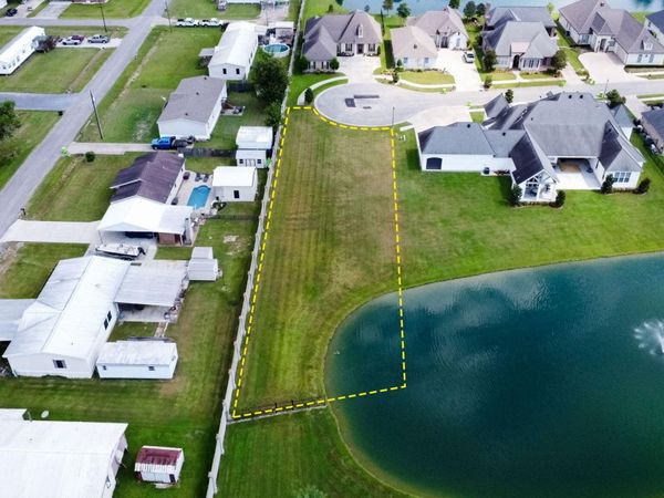 243 Bridgewater Place, Breaux Bridge, LA 70517