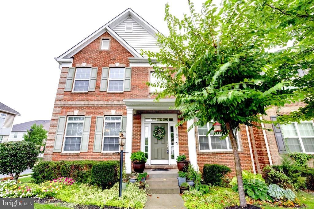 25184 Crested Wheat Drive, Aldie, VA 20105 Main Photo