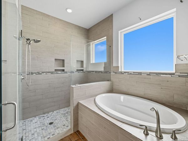 3172 N Interstate 35, Natalia, TX 78059