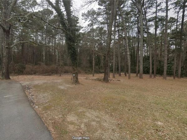 2037 Collier Circle W, Decatur, GA 30032