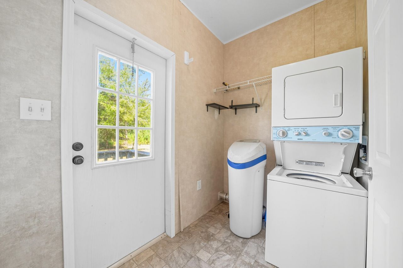 2290 Bethera Road Photo 14