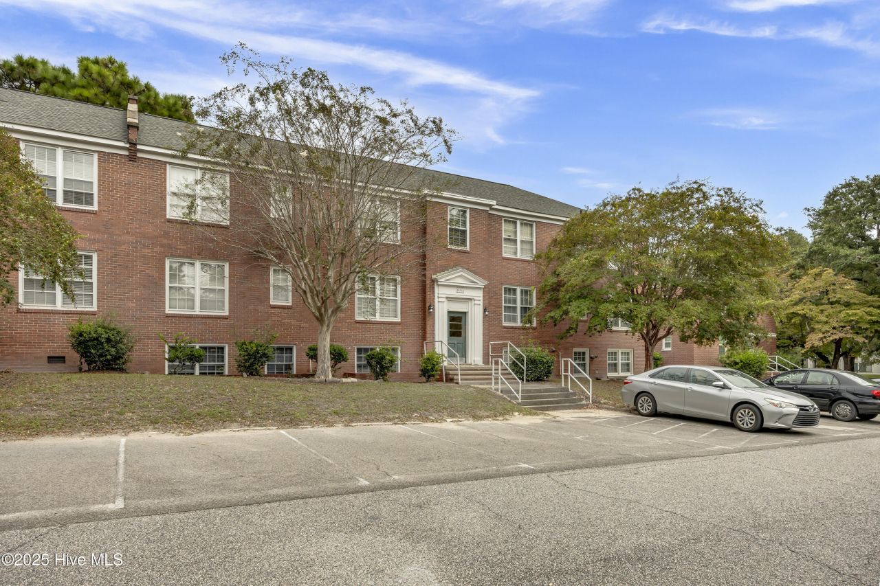 2940 Oleander Drive, Unit F11, Wilmington, NC 28403 Main Photo