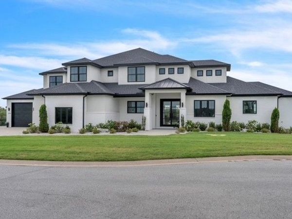 3419 NW Riverbend Road, Bentonville, AR 72712