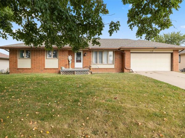 110 Lynwood Drive, Huxley, IA 50124