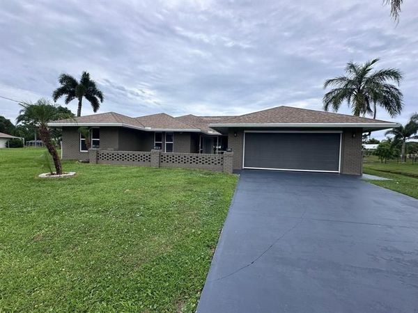 1857 SE Bowie St, Port St Lucie, FL 34952