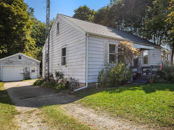 294 N 20th Street, Springfield, MI 49037