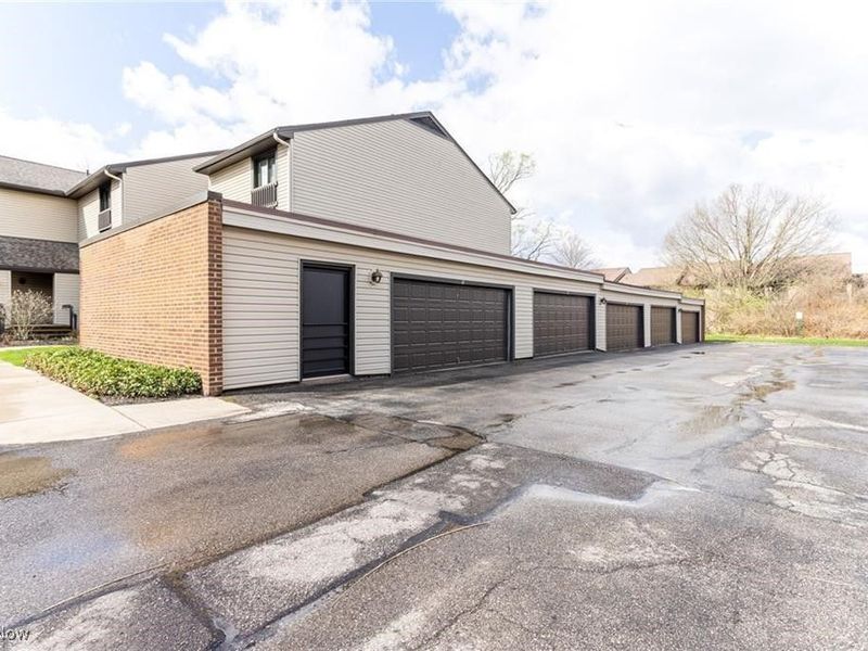 6270 Greenwood, Unit 402, Northfield, OH 44067 Photo 14