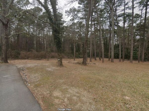 2037 Collier Circle W, Decatur, GA 30032