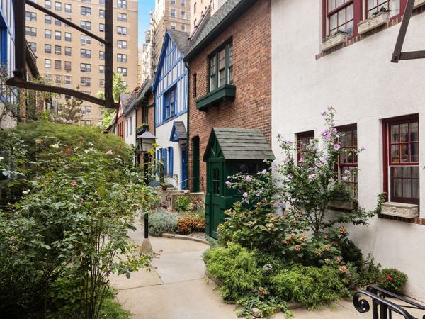 262 W 95TH Street, Unit 2, Manhattan, NY 10025