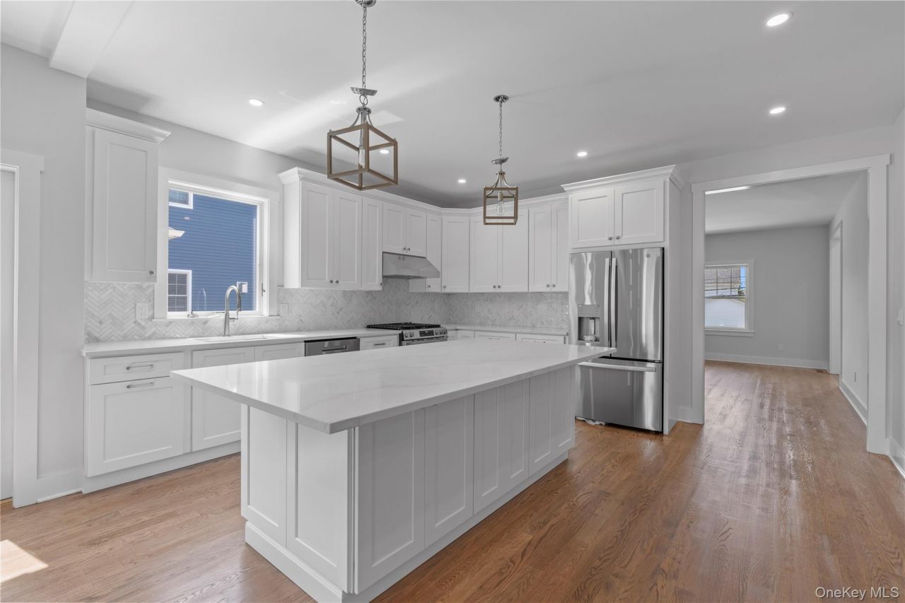 565 King Street, Port Chester, NY 10573 Main Photo