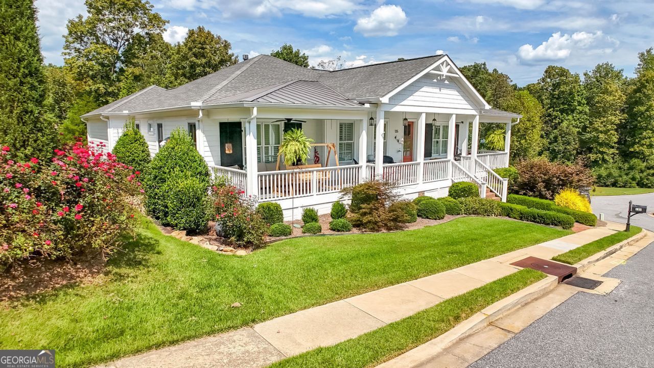 135 Village Drive, Clarkesville, GA 30523 Main Photo