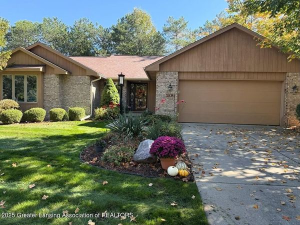 3508 Muirfield Drive, Lansing, MI 48911