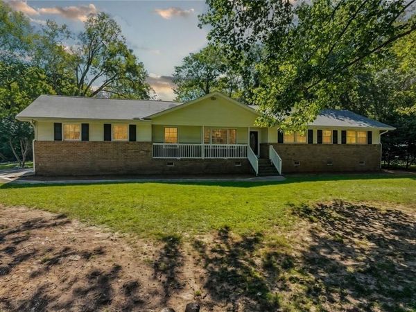 2148 Santa Fe Trail, Snellville, GA 30078