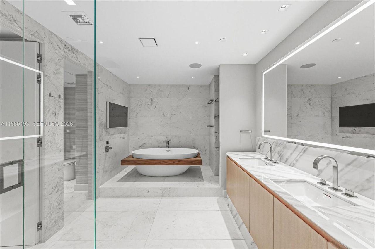 5959 Collins Ave, Unit 1804 / 180, Miami Beach, FL 33140 Photo