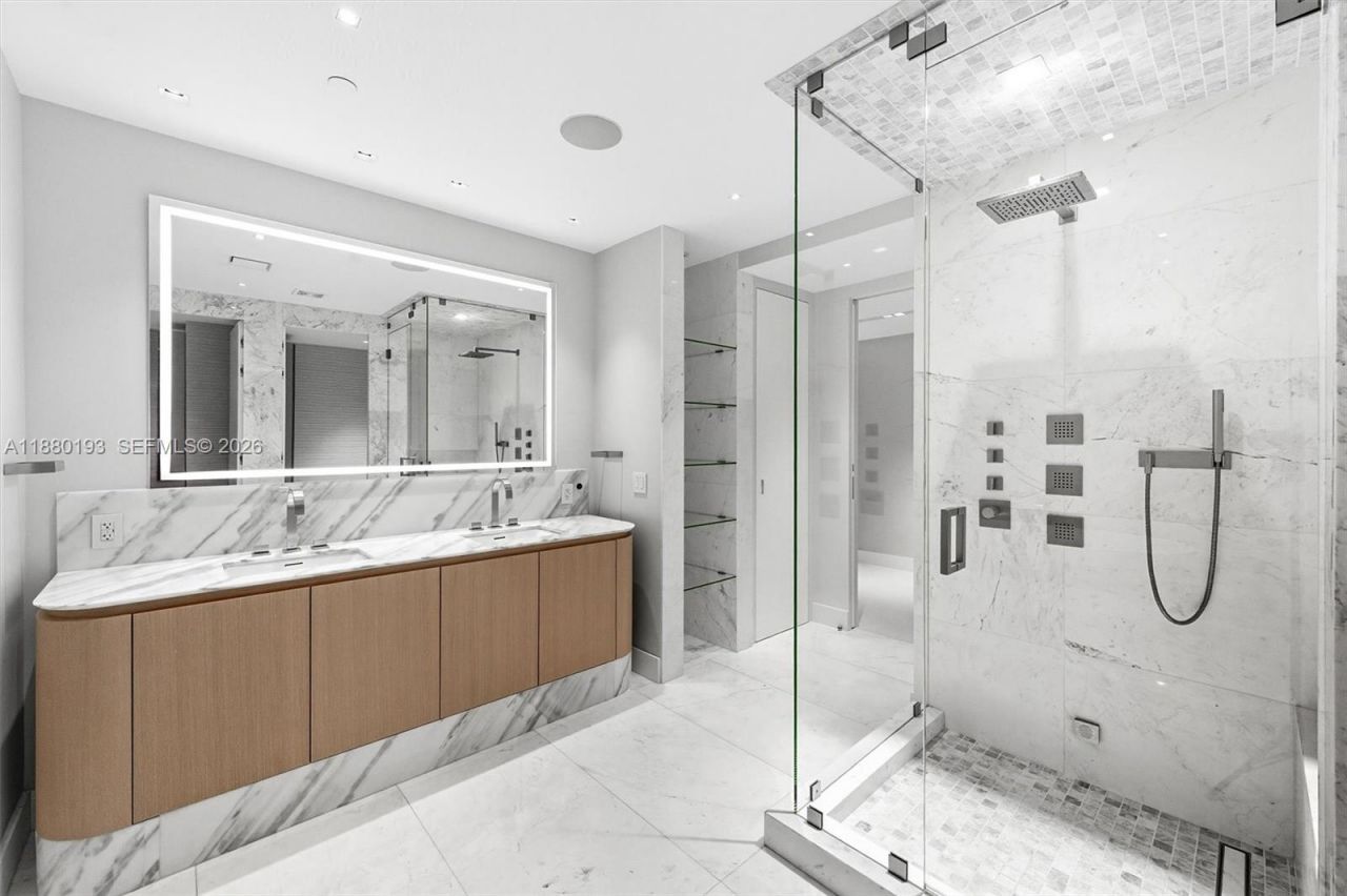 5959 Collins Ave, Unit 1804 / 180, Miami Beach, FL 33140 Photo