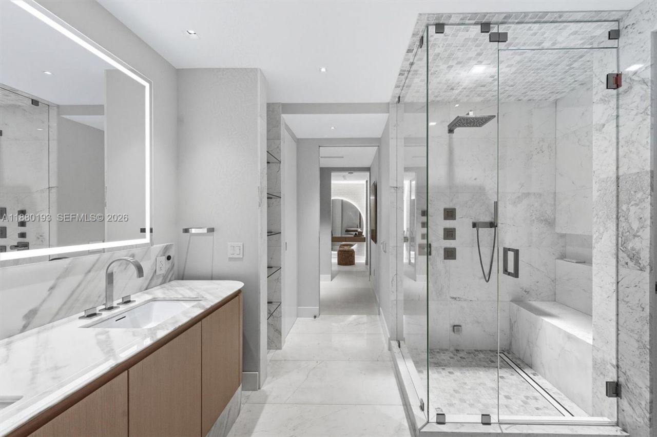 5959 Collins Ave, Unit 1804 / 180, Miami Beach, FL 33140 Photo