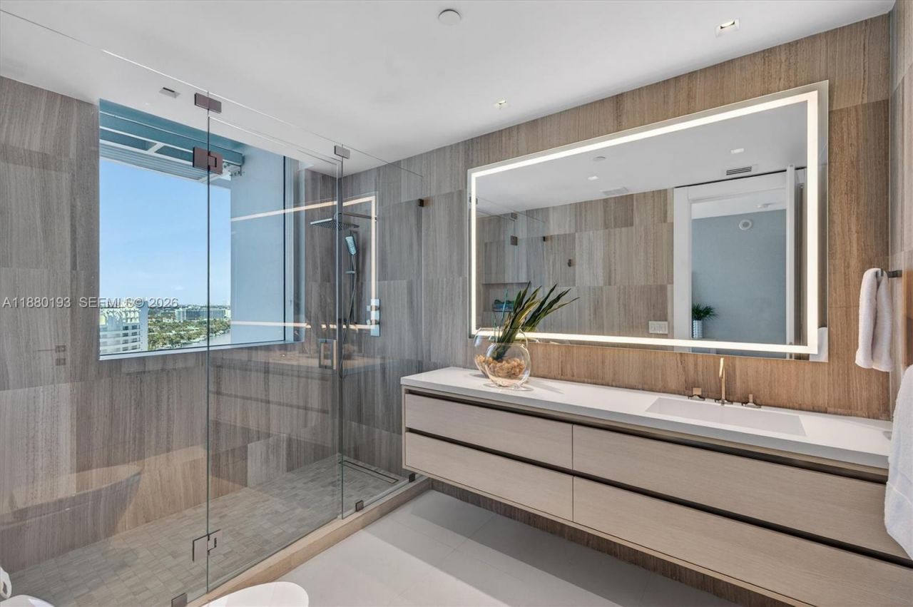 5959 Collins Ave, Unit 1804 / 180, Miami Beach, FL 33140 Photo