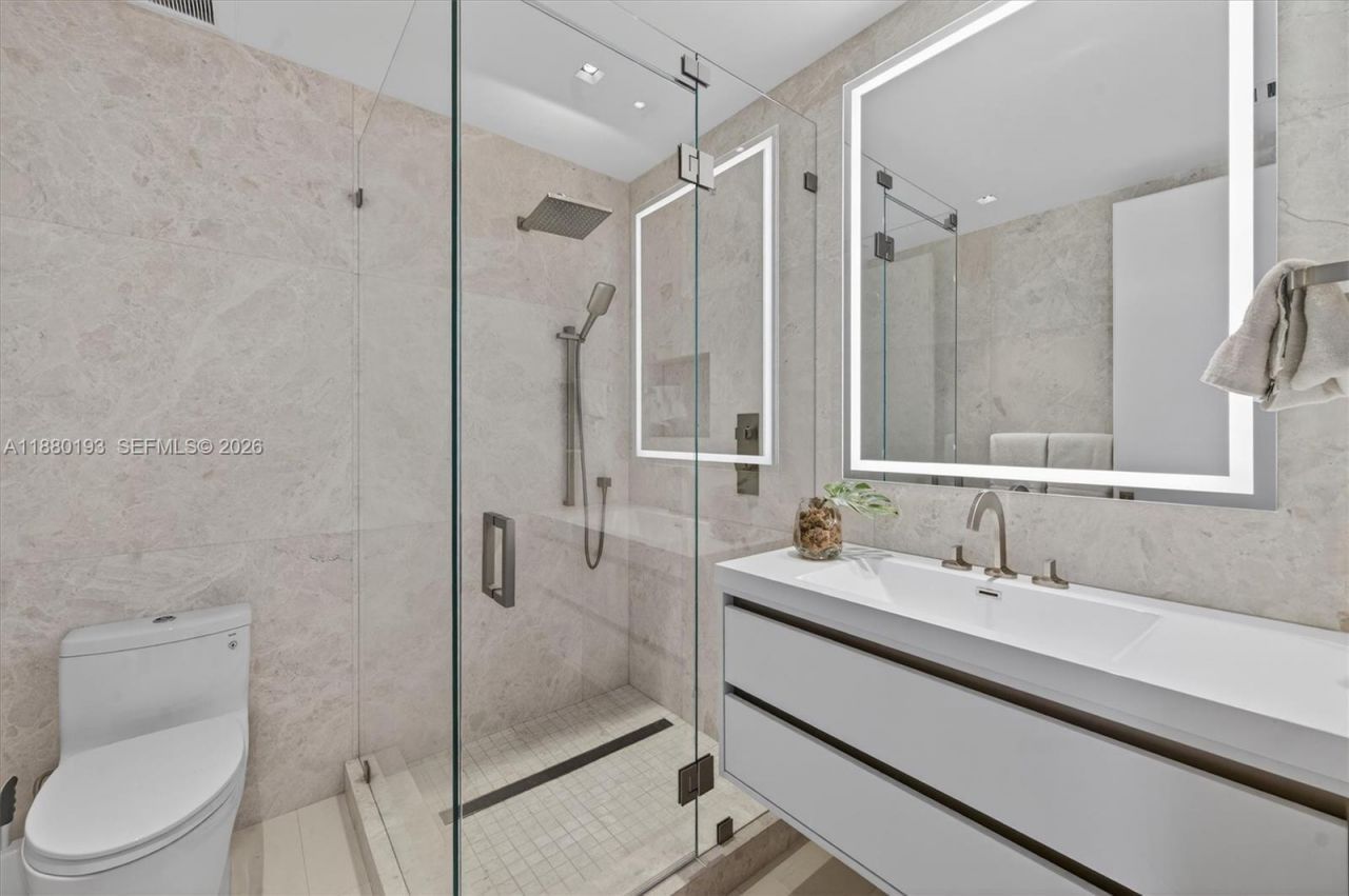 5959 Collins Ave, Unit 1804 / 180, Miami Beach, FL 33140 Photo