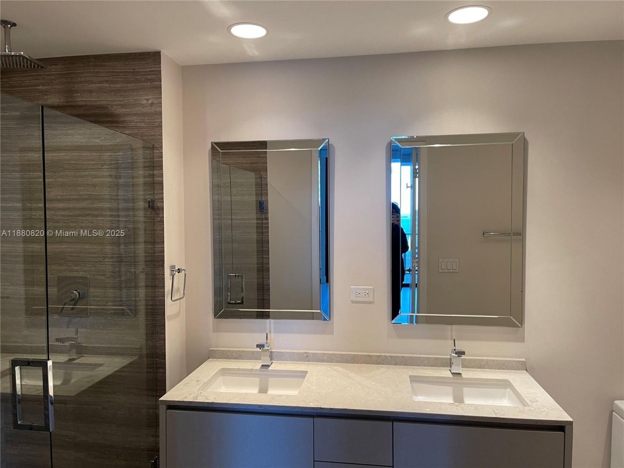 1010 Brickell Ave, Unit 1504, Miami, FL 33131 Photo