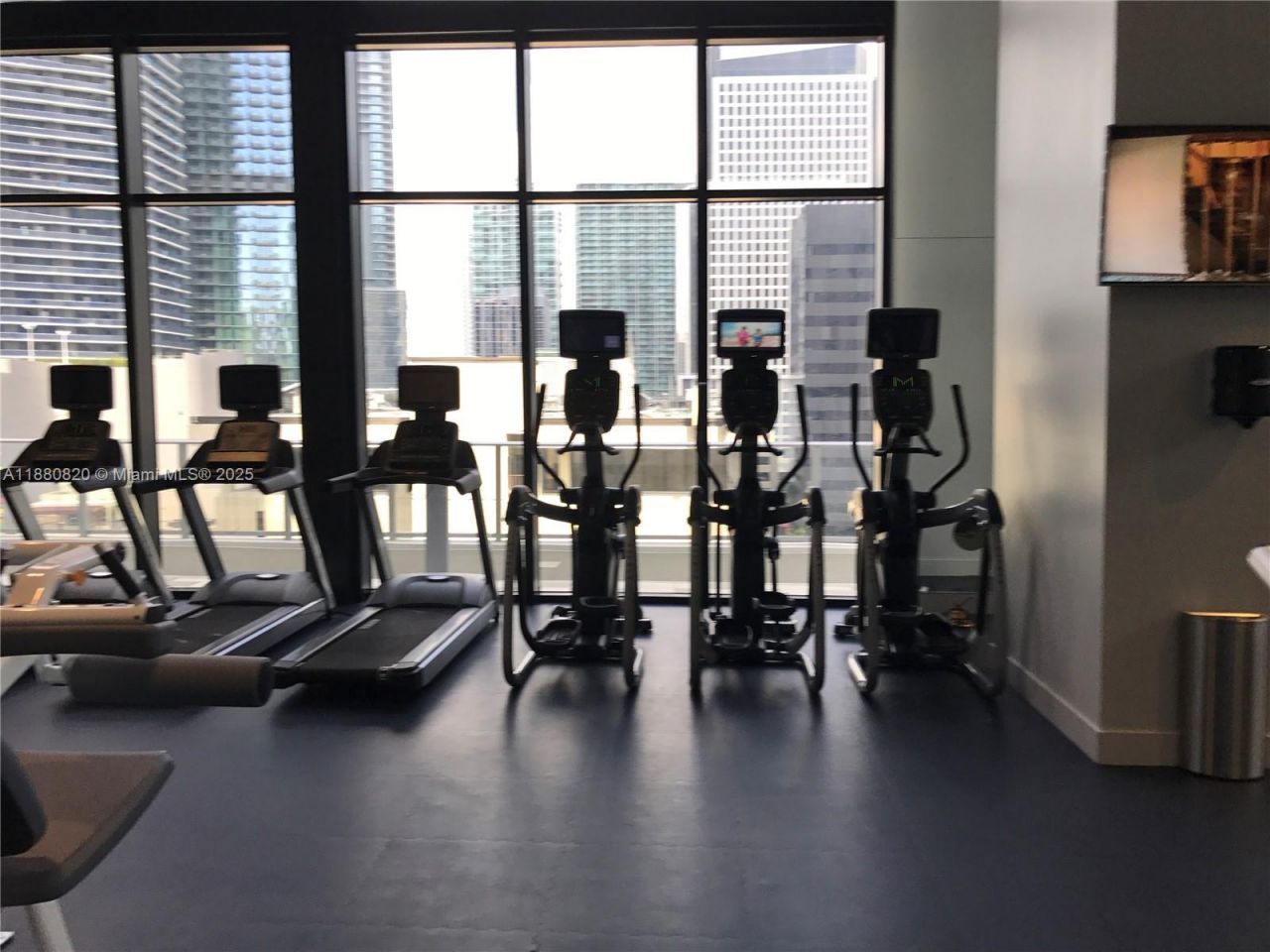 1010 Brickell Ave, Unit 1504, Miami, FL 33131 Photo