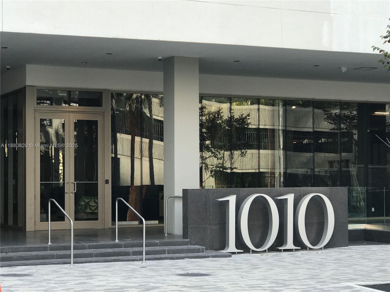 1010 Brickell Ave, Unit 1504, Miami, FL 33131 Photo