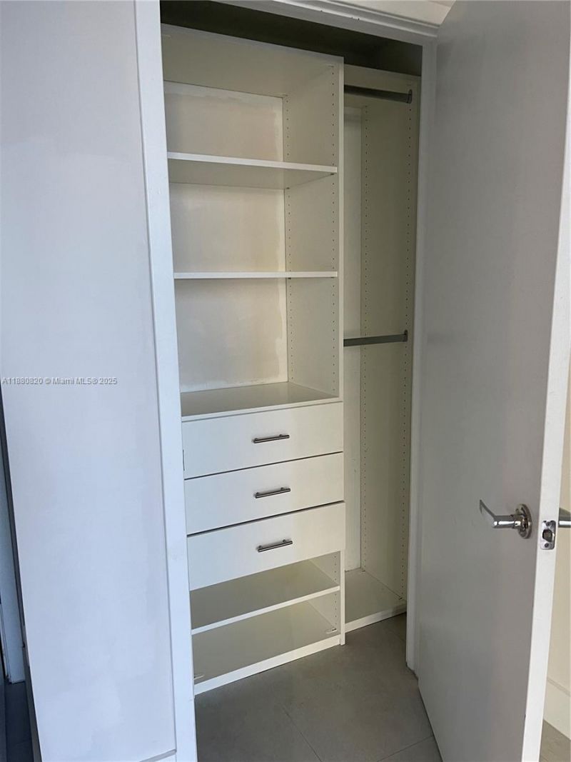 1010 Brickell Ave, Unit 1504, Miami, FL 33131 Photo