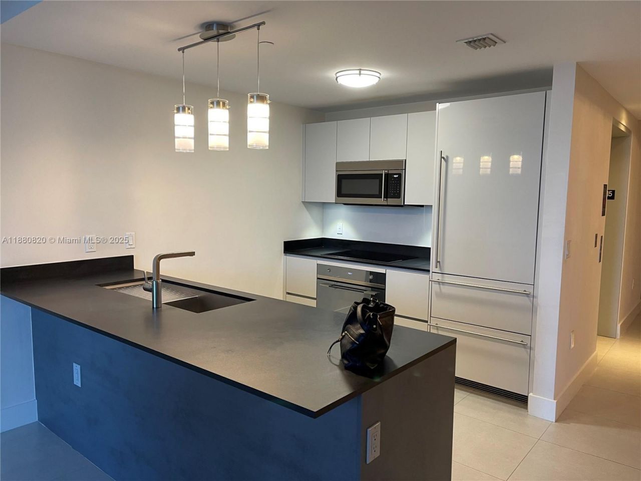 1010 Brickell Ave, Unit 1504, Miami, FL 33131 Photo