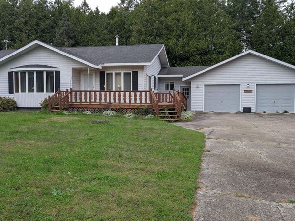 2976 M-134, Hessel, MI 49745