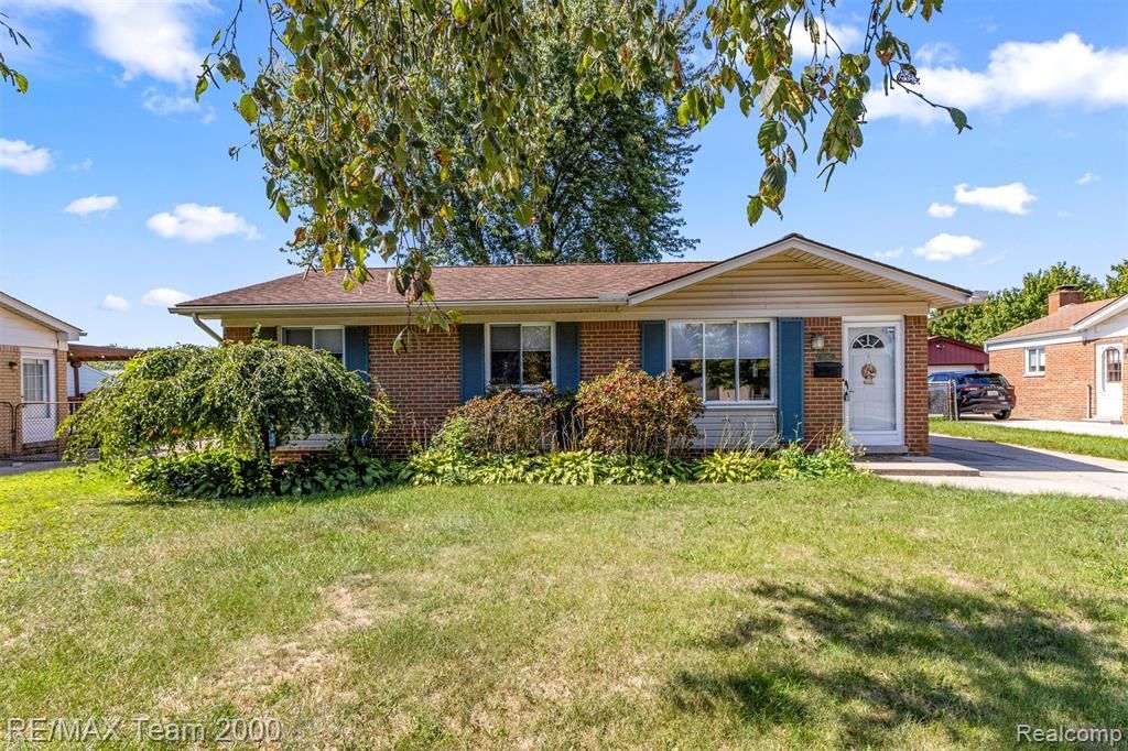 7085 London Court, Canton, MI 48187 Main Photo