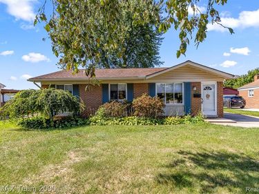 7085 London Court, CANTON, MI 48187