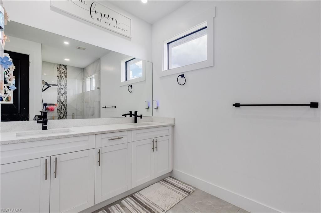 307 NE 6th Ter, Cape Coral, FL 33909 Photo