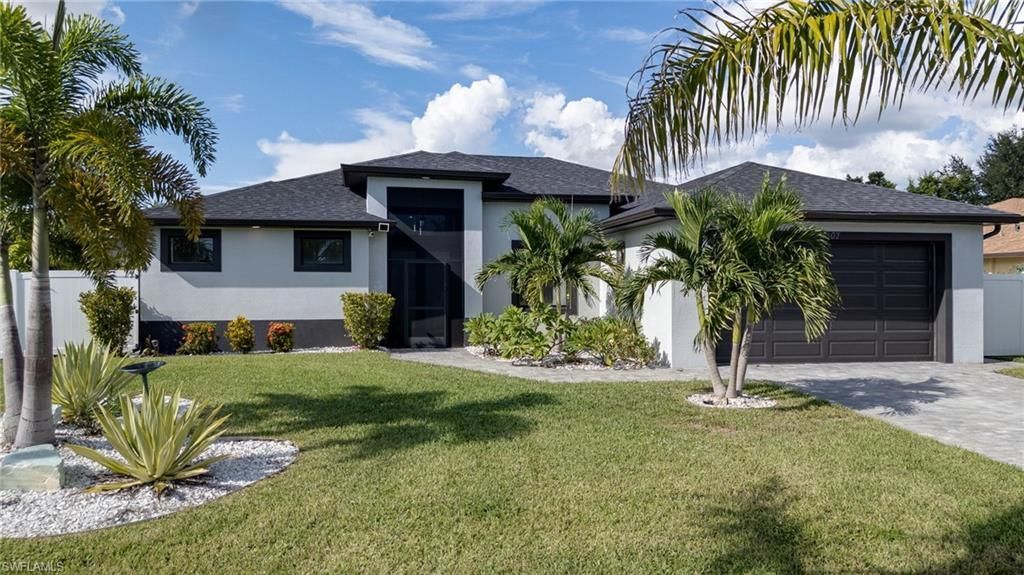 307 NE 6th Ter, Cape Coral, FL 33909 Photo
