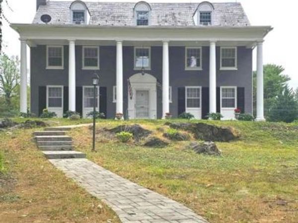 808 WALNUT LANE, CARLISLE, PA 17013